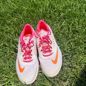 Women’s Nike lite run 2.0